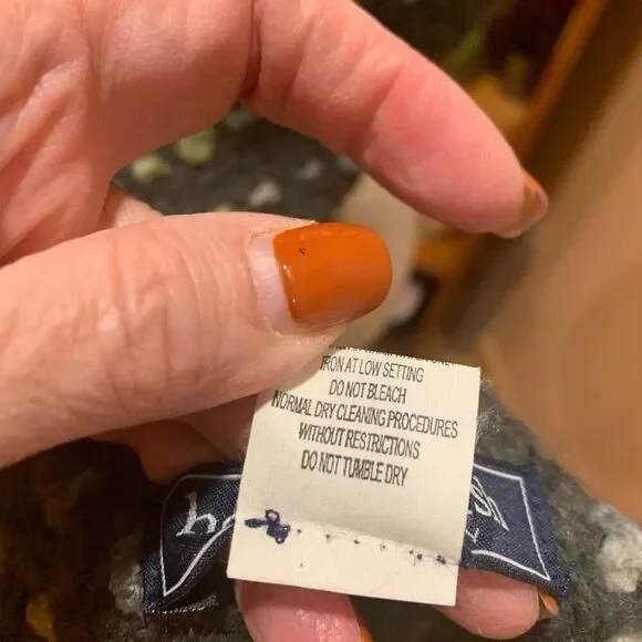 Helen Welsh, Italian Knit Scarf with Embedded Knit Details, Fringe, Unisex 60x8” - Picture 6 of 6